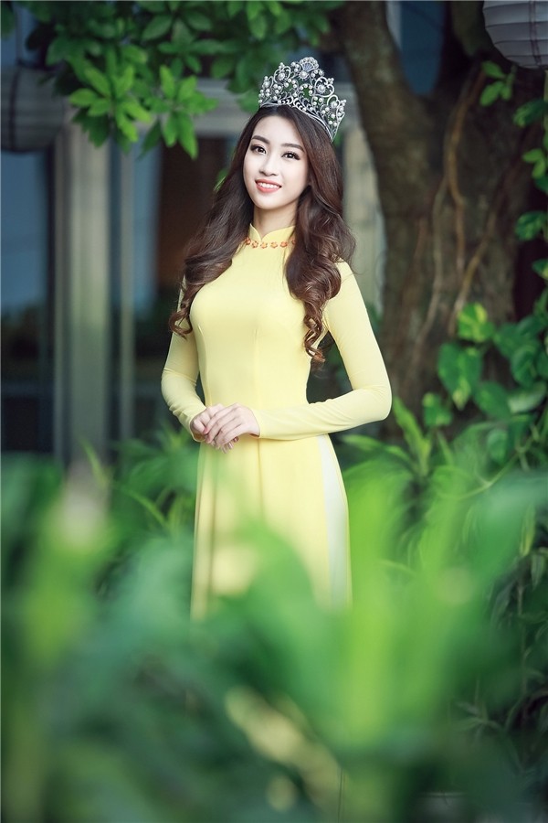 Cham diem nhung lan hoa hau Do My Linh mac ao dai-Hinh-2